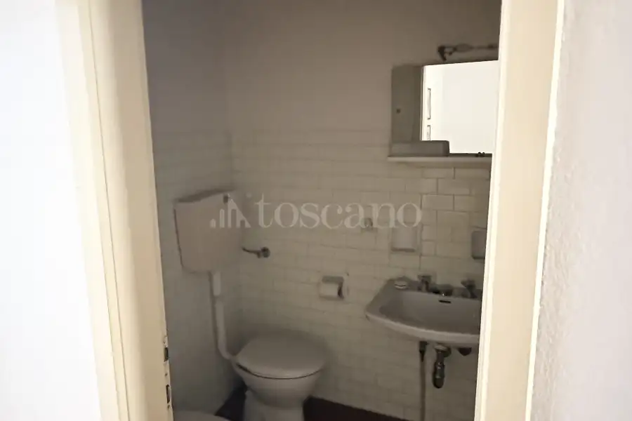 Palazzo in vendita di 330 mq a €300.000 (rif. 3/2026)