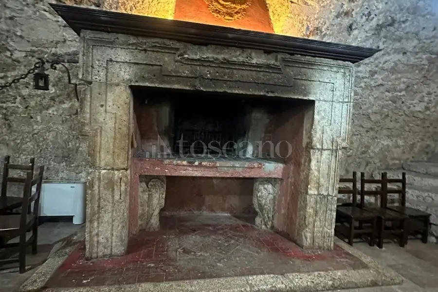 Palazzo in vendita di 3.000 mq trattativa riservata (rif. 69/2026)