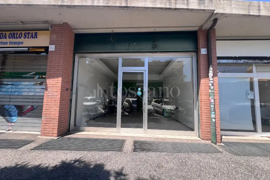 Attività Commerciale in affitto di 35 mq a €900 (rif. 12/2026)