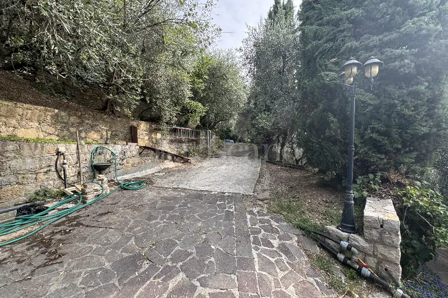 Villa in vendita di 250 mq a €1.350.000 (rif. 9/2026)