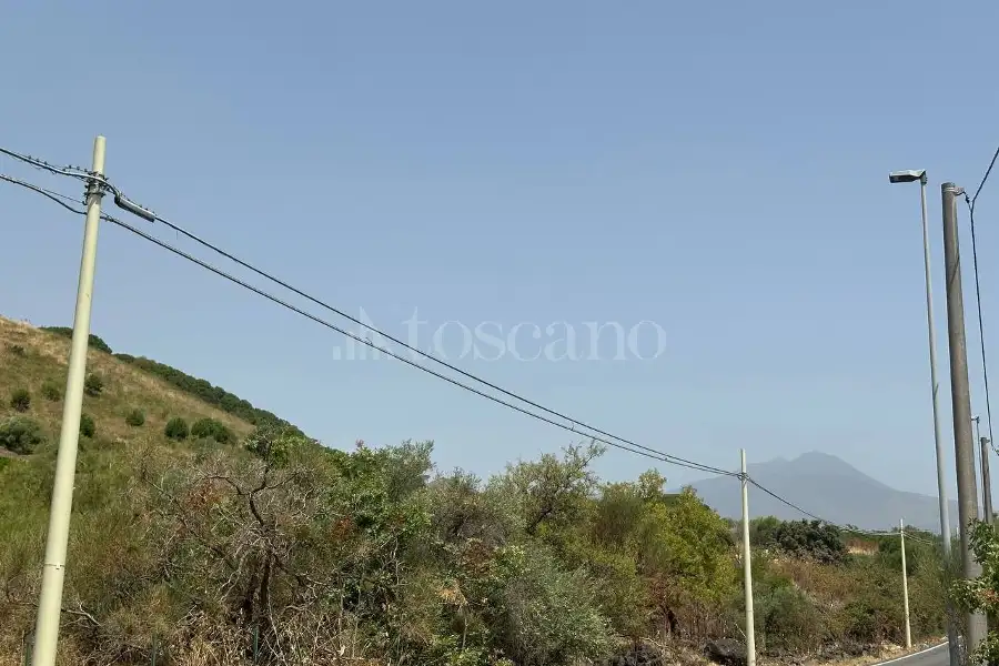 Agricolo in vendita di 17.000 mq a €165.000 (rif. 131/2026)