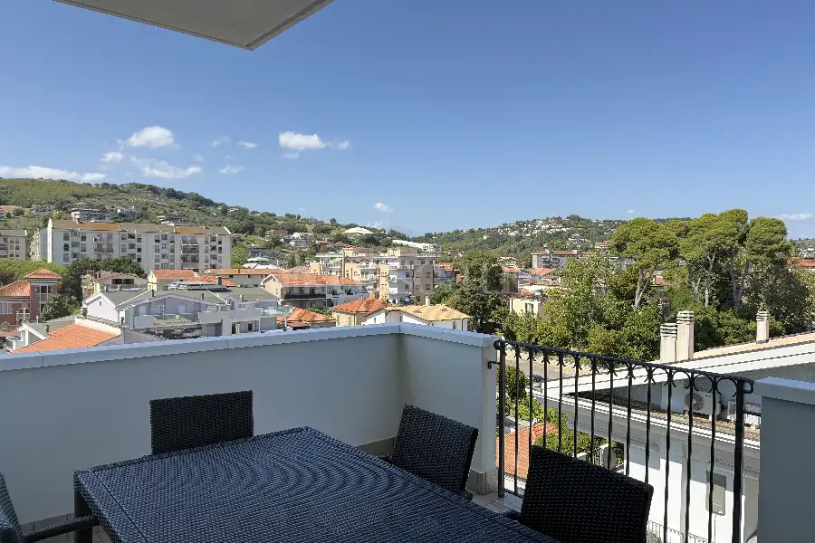 Attico in vendita di 120 mq a €349.000 (rif. 16/2026)