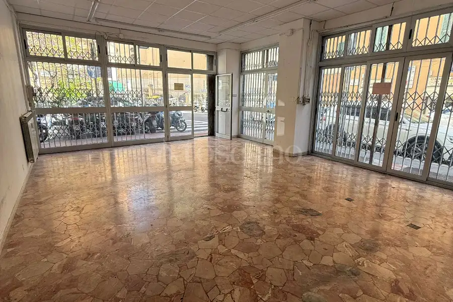Negozio in vendita di 50 mq a €220.000 (rif. 29/2026)