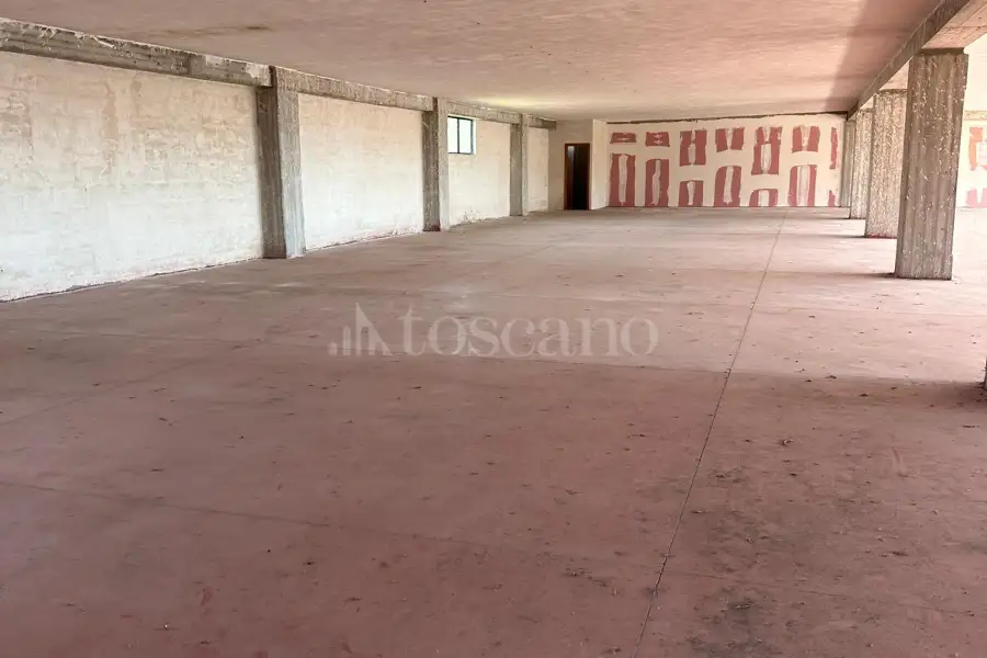 Negozio in vendita di 680 mq a €165.000 (rif. 150/2024)