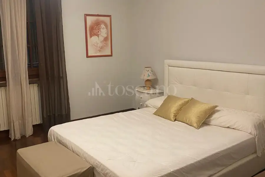 Villa Plurifamiliare in vendita di 850 mq a €899.000 (rif. 5/2026)