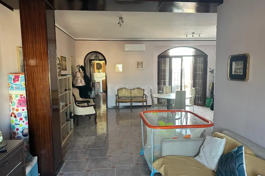 Attico in affitto di 80 mq a €700 (rif. 9/2026)