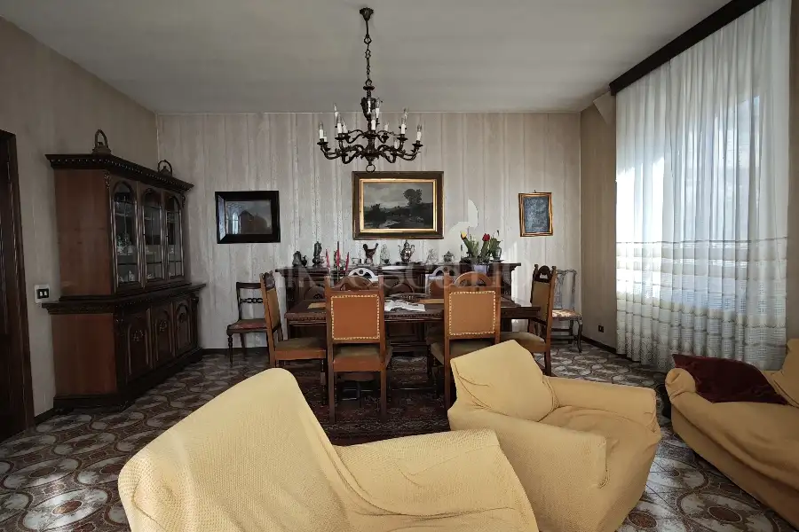 Villa in vendita di 350 mq a €560.000 (rif. 44/2024)