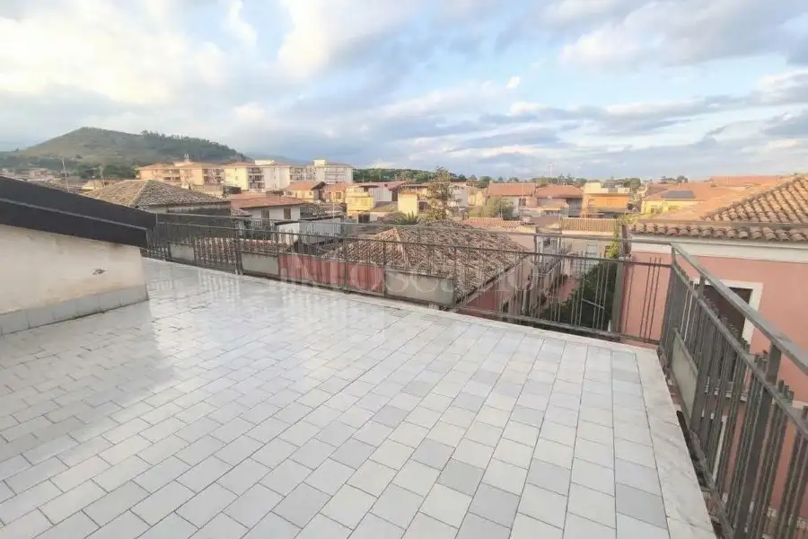 Casa Indipendente in vendita di 416 mq a €298.000 (rif. 174/2026)