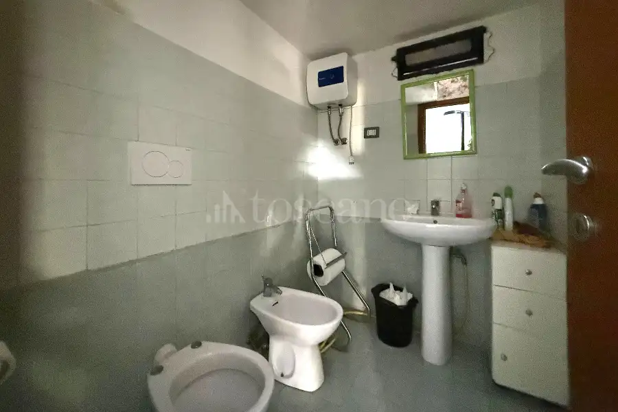 Negozio in vendita di 350 mq a €339.000 (rif. 6/2026)