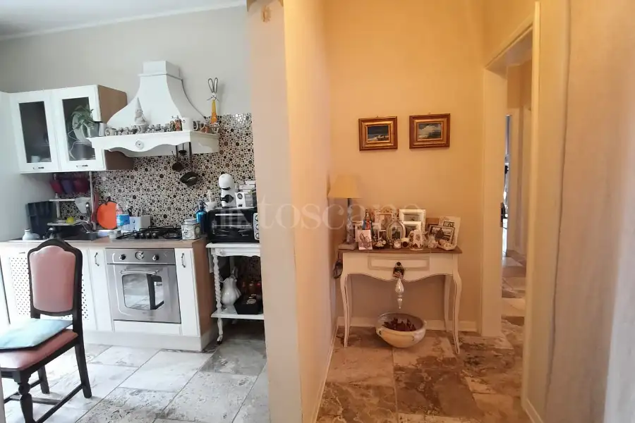 Villa Plurifamiliare in vendita di 800 mq a €795.000 (rif. 6/2025)