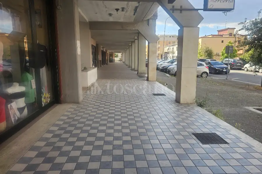 Negozio in vendita di 155 mq a €255.000 (rif. 41/2026)