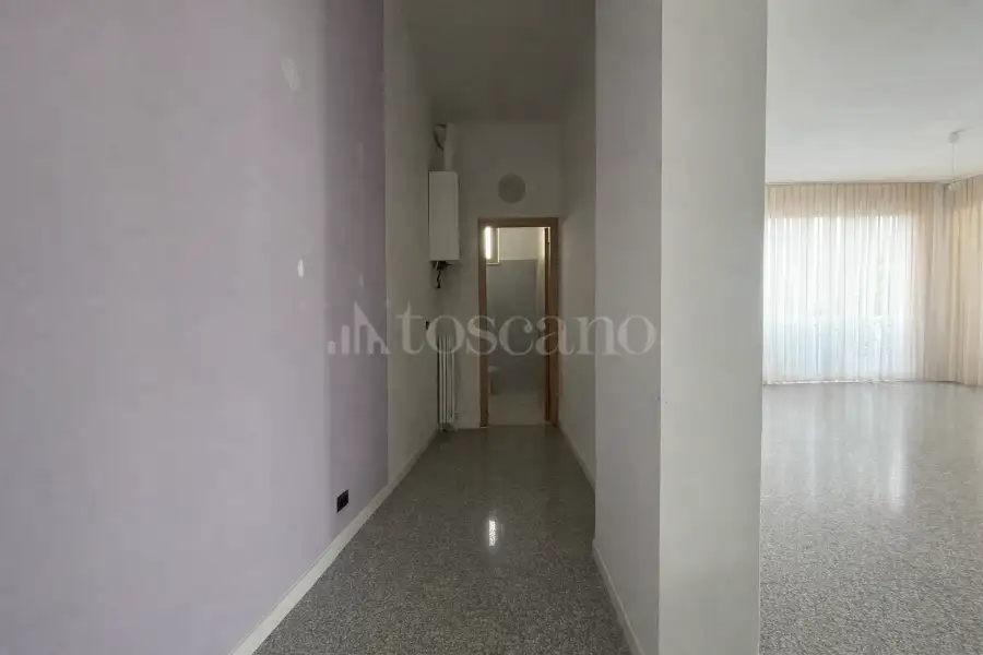 Negozio in vendita di 77 mq a €79.000 (rif. 9/2026)