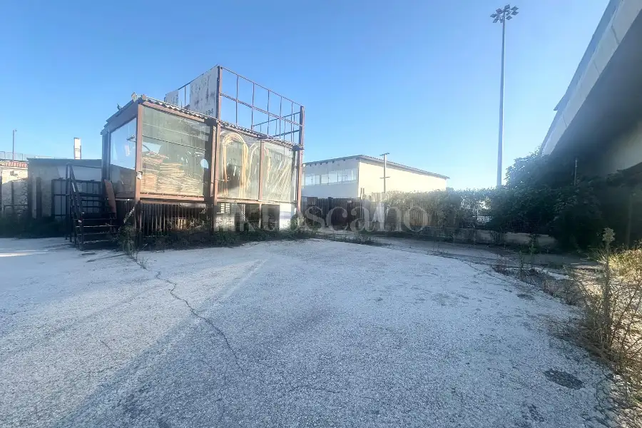 Capannone in vendita di 1.300 mq a €1.049.000 (rif. 23/2026)