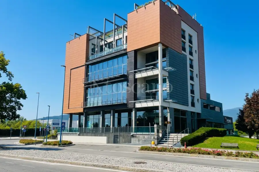 Ufficio in vendita di 150 mq a €480.000 (rif. 39/2026)