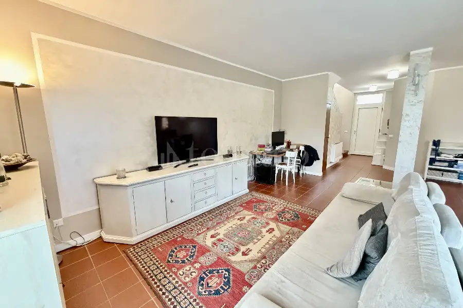 Villino a Schiera in vendita di 200 mq a €360.000 (rif. 33/2026)