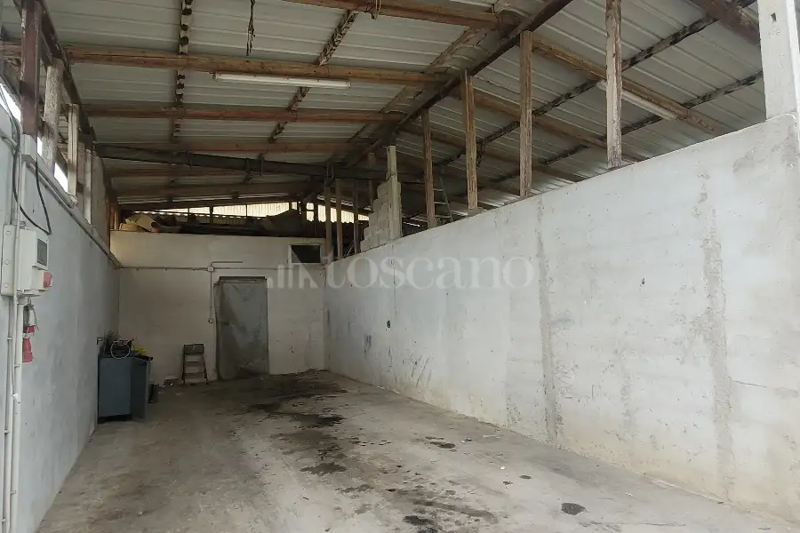 Casa Indipendente in vendita di 534 mq a €255.000 (rif. 1/2026)