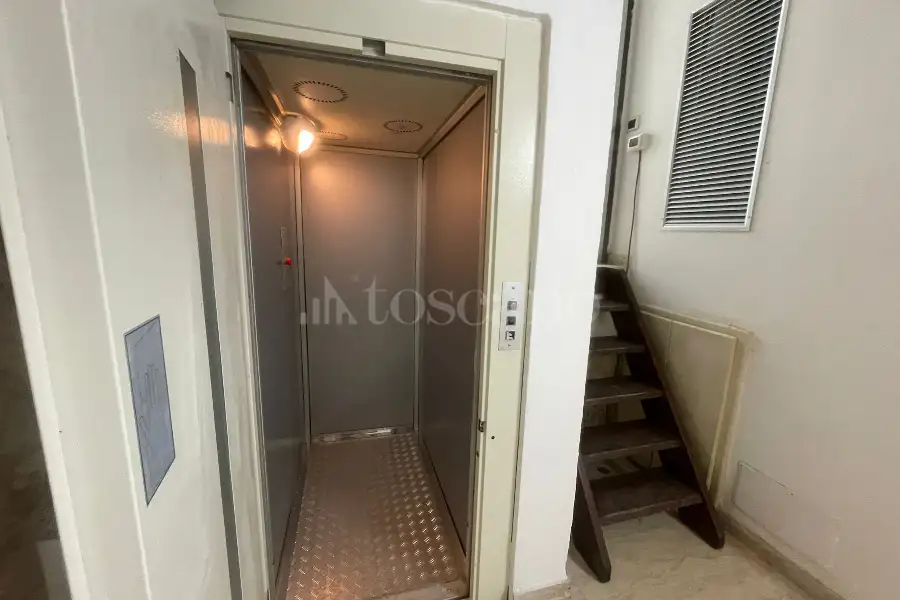Negozio in affitto di 230 mq a €3.500 (rif. 116/2025)