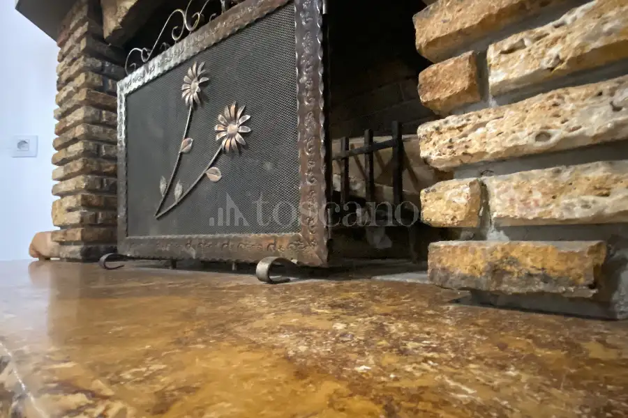 Casa Indipendente in vendita di 232 mq a €255.000 (rif. 17/2026)