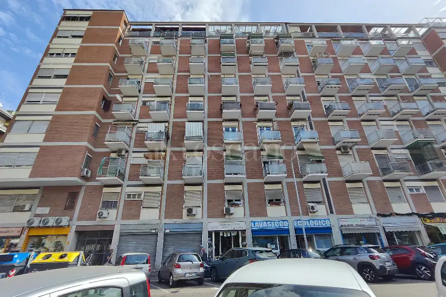 Negozio in affitto di 80 mq a €1.200 (rif. 22/2025)