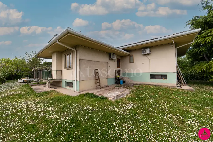 Casa Indipendente in vendita di 170 mq a €279.000 (rif. 95/2026)