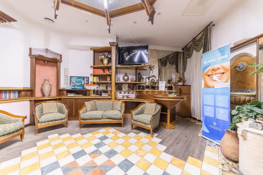 Ufficio in vendita di 196 mq a €1.999.000 (rif. 81/2026)