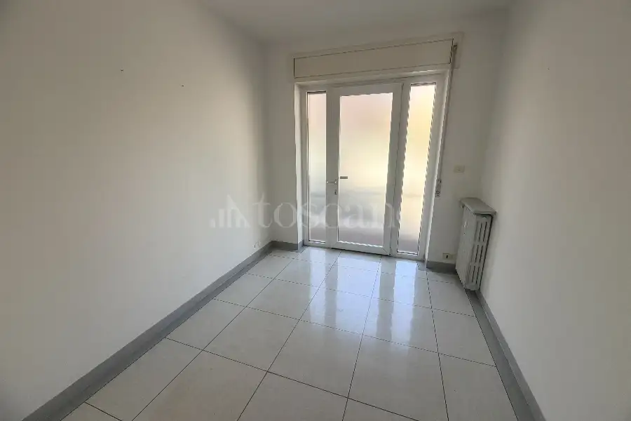 Negozio in affitto di 100 mq a €1.600 (rif. 13/2026)