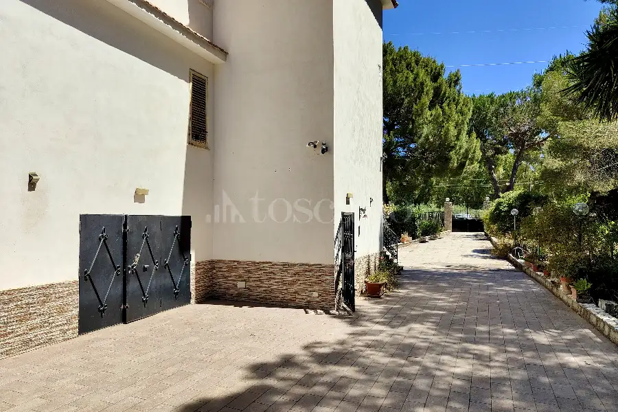Villa in vendita di 500 mq a €255.000 (rif. 41/2026)