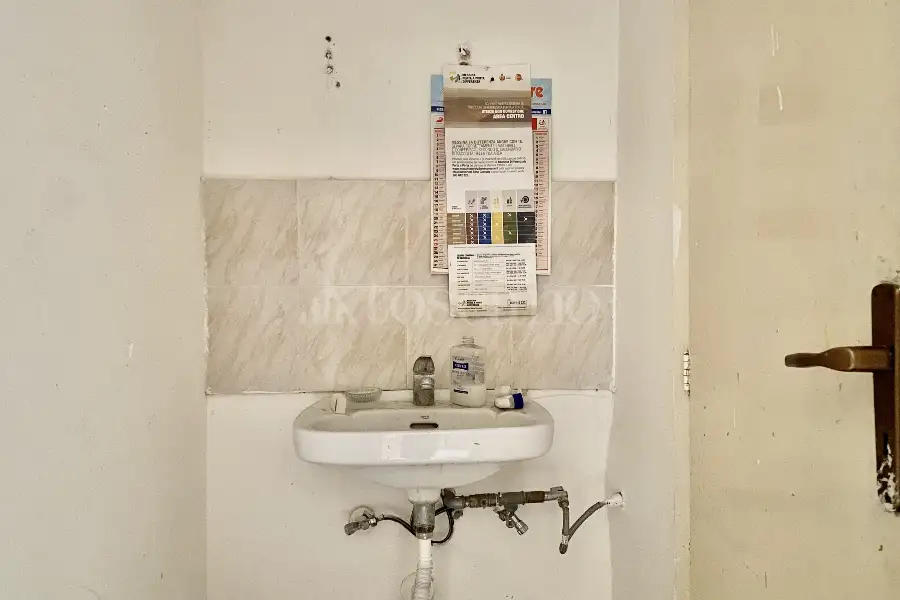 Negozio in affitto di 73 mq a €580 (rif. 23/2026)