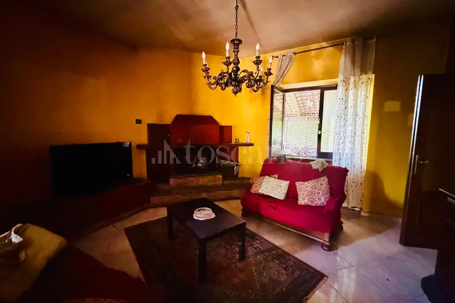 Casa Indipendente in vendita di 250 mq a €160.000 (rif. 146/2026)