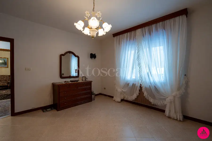 Casa Indipendente in vendita di 254 mq a €250.000 (rif. 150/2026)