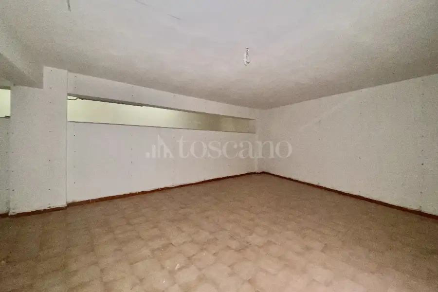Posto Moto in vendita di 110 mq a €68.000 (rif. 4/2026)