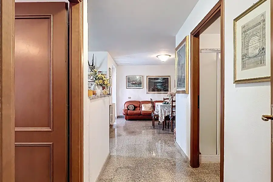 Villa in vendita di 600 mq a €590.000 (rif. 215/2025)