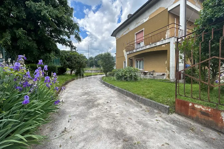 Palazzo in vendita di 400 mq a €460.000 (rif. 28/2024)