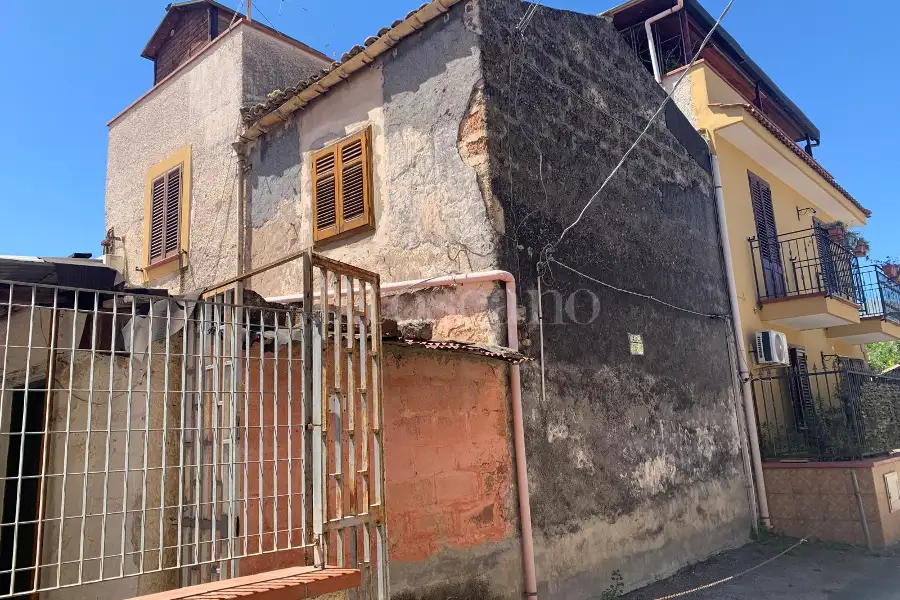 Casa Indipendente in vendita di 73 mq a €75.000 (rif. 17/2026)