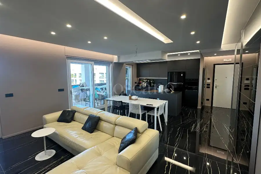 Attico in vendita di 170 mq a €685.000 (rif. 63/2026)