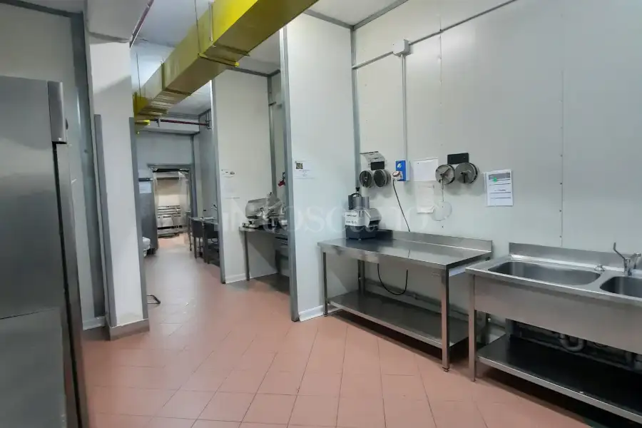 Villa Plurifamiliare in vendita di 800 mq a €795.000 (rif. 6/2025)