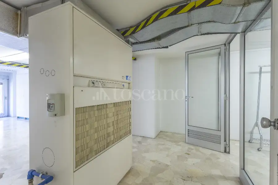 Ufficio in affitto di 255 mq a €6.000 (rif. 138/2025)