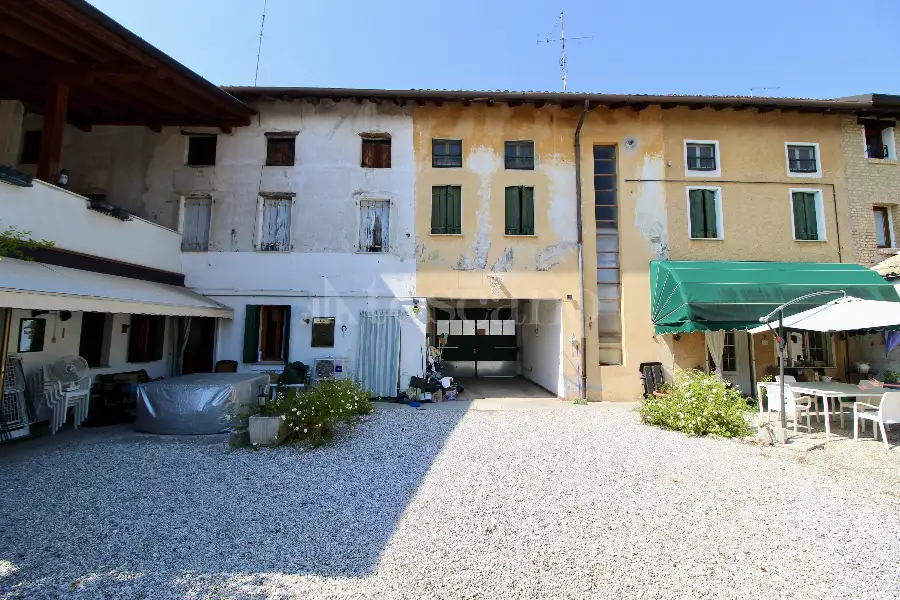 Rustico in vendita di 180 mq a €89.000 (rif. 153/2026)