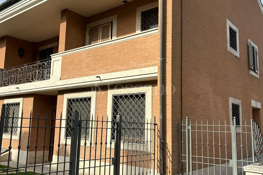 Villa in vendita di 250 mq a €599.000 (rif. 2/2026)