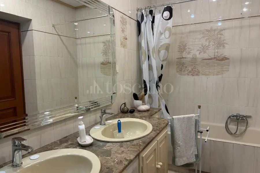 Casa in vendita di 290 mq a €849.000 (rif. 23/2026)