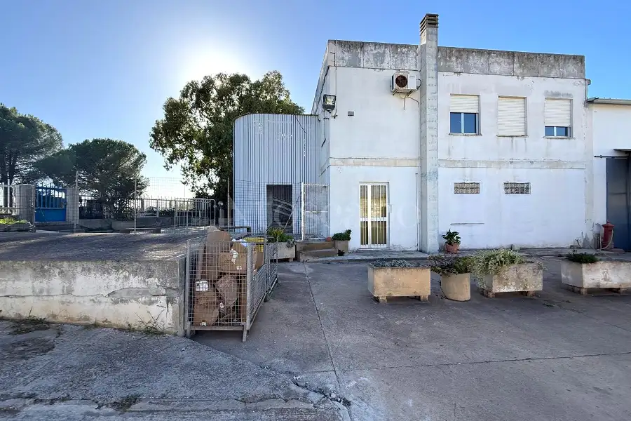 Capannone in vendita di 2.000 mq a €700.000 (rif. 52/2026)
