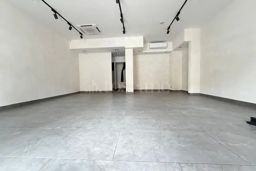 Negozio in affitto di 86 mq a €4.600 (rif. 10/2026)