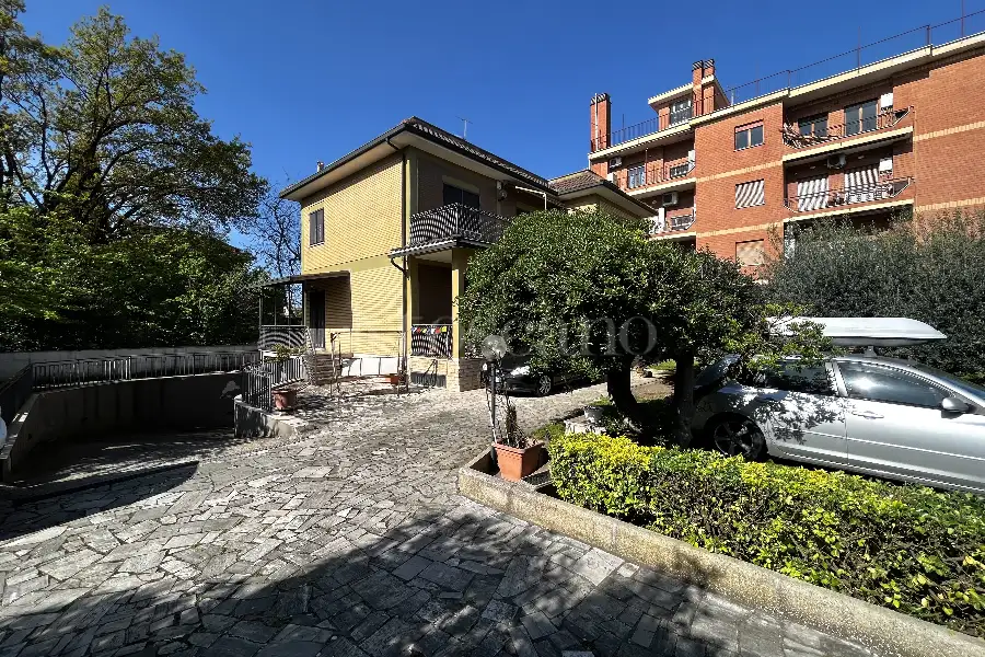 Villa in vendita di 220 mq a €1.095.000 (rif. 20/2025)