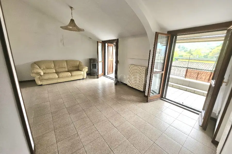Casa Indipendente in vendita di 300 mq a €300.000 (rif. 6/2026)