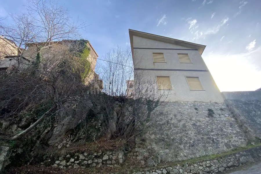 Casa in vendita di 160 mq a €39.000 (rif. 28/2026)