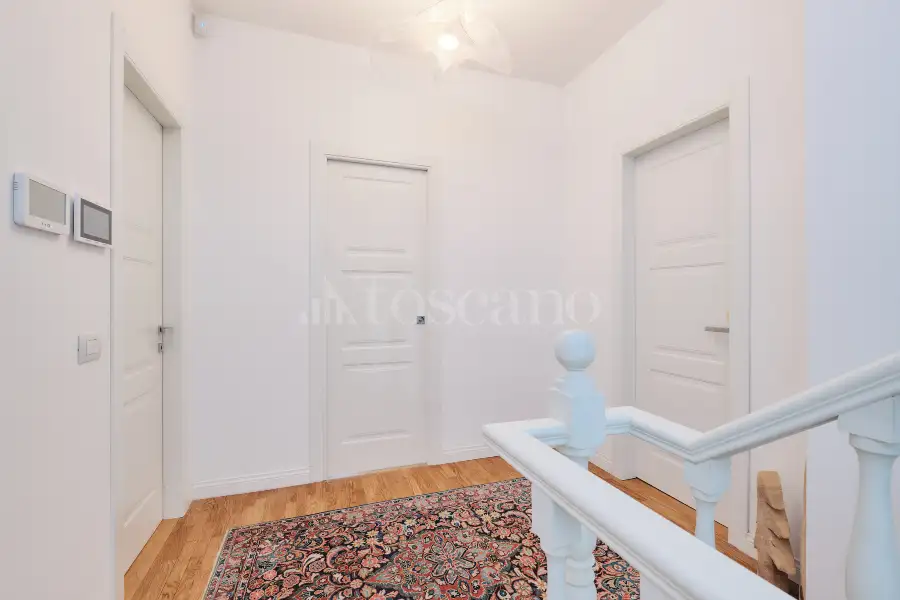 Villa Bifamiliare in vendita di 510 mq a €1.850.000 (rif. 30/2026)