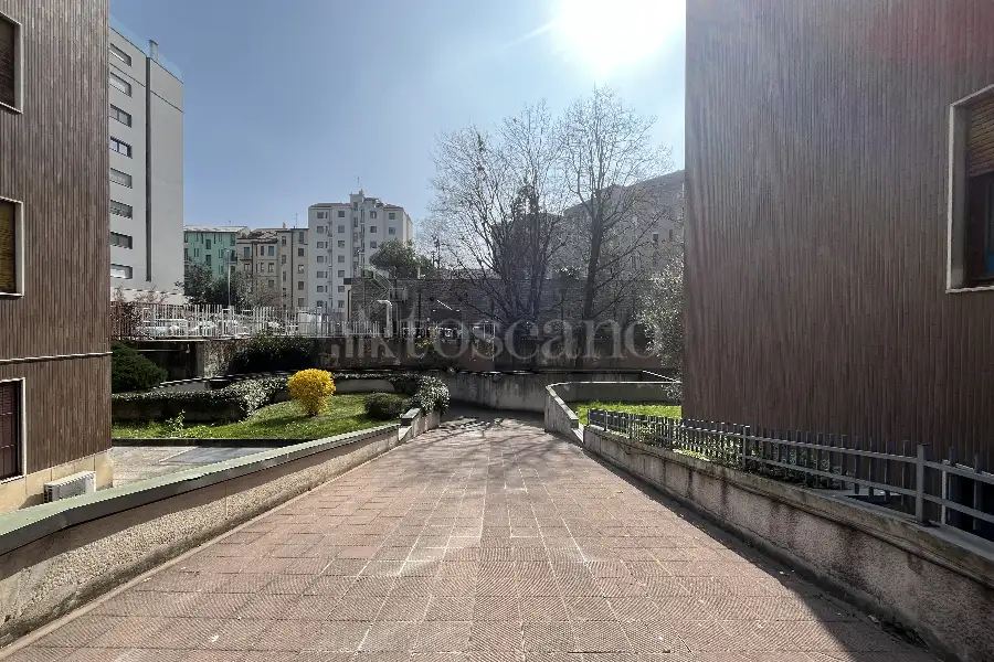 Box in vendita di 15 mq a €57.000 (rif. 17/2026)