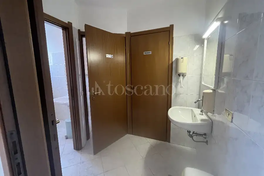 Negozio in vendita di 140 mq a €299.000 (rif. 25/2026)