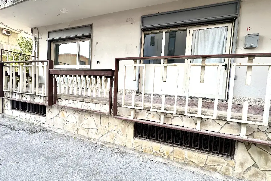 Negozio in affitto di 70 mq a €500 (rif. 14/2026)
