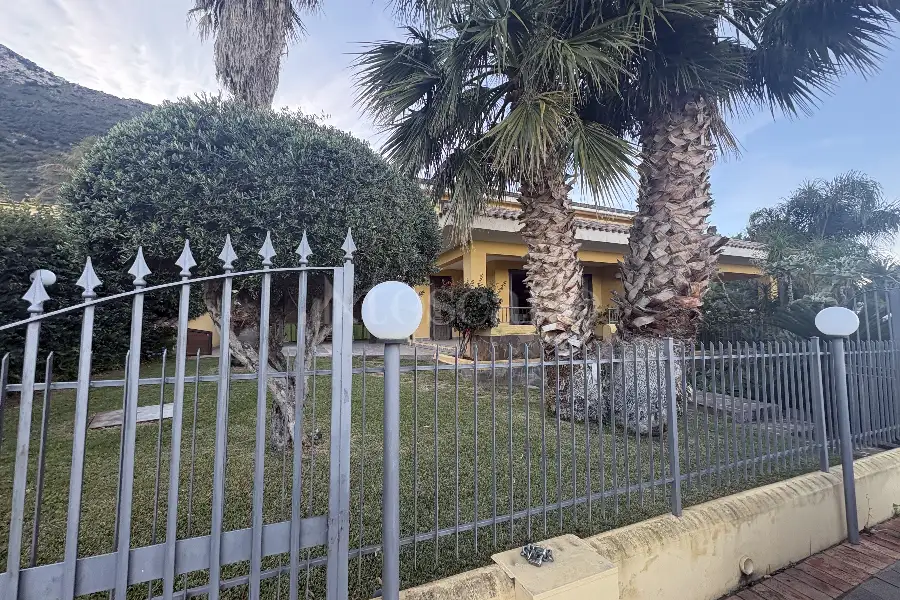 Villa in vendita di 103 mq a €215.000 (rif. 2/2026)